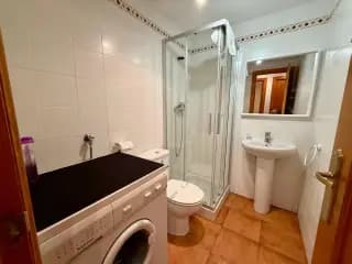 Baño 2 con bañera del apartamento El Encanto de Benasque