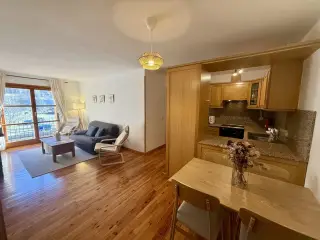 Entrada al apartamento El Encanto de Benasque